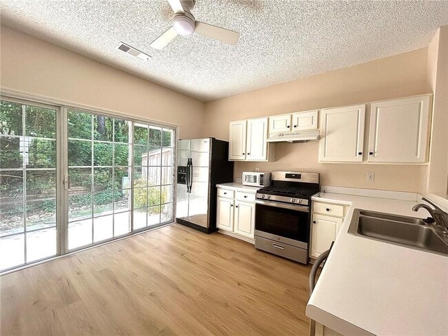 Building Photo - 275 Devonshire Dr