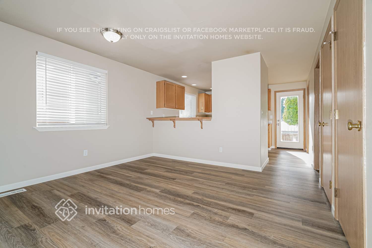 Building Photo - 19318 Valley View Dr