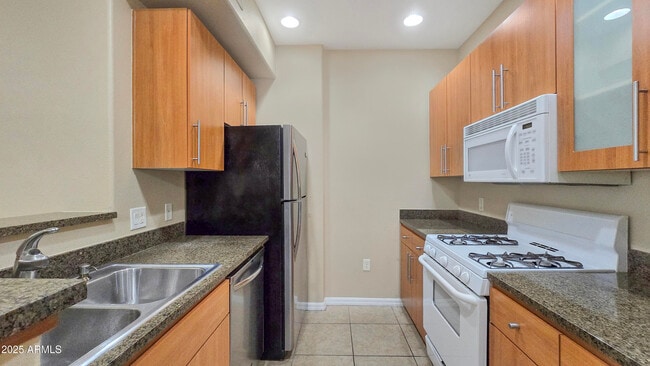 Building Photo - 6900 E Princess Dr