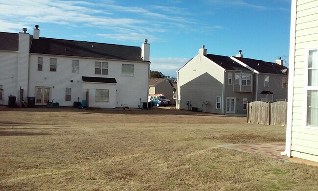 Building Photo - 132 Benfield Cir SE