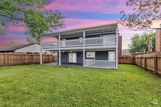 Building Photo - 15830 Pipers View Dr