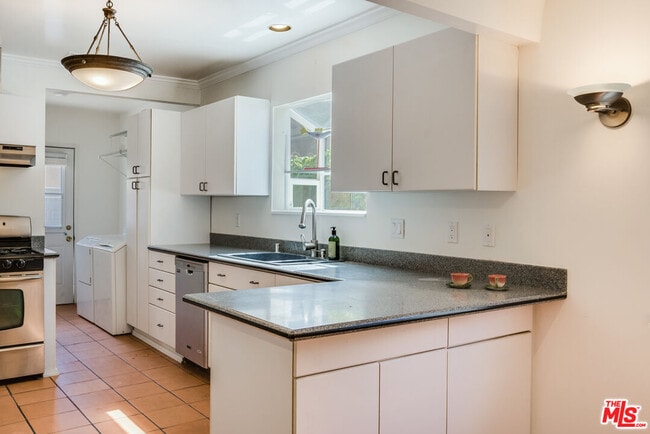 Building Photo - 4264 Mildred Ave