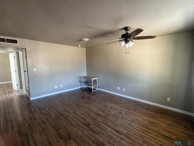 Building Photo - 905 Bullock Ct