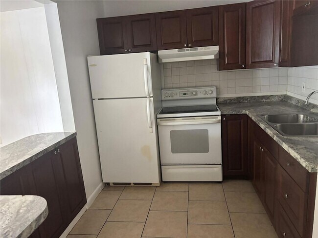Building Photo - 2501 Harn Blvd