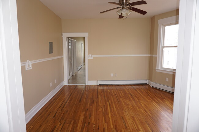 Living Space - 957 Grove St