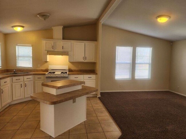 Building Photo - 505 33rd St