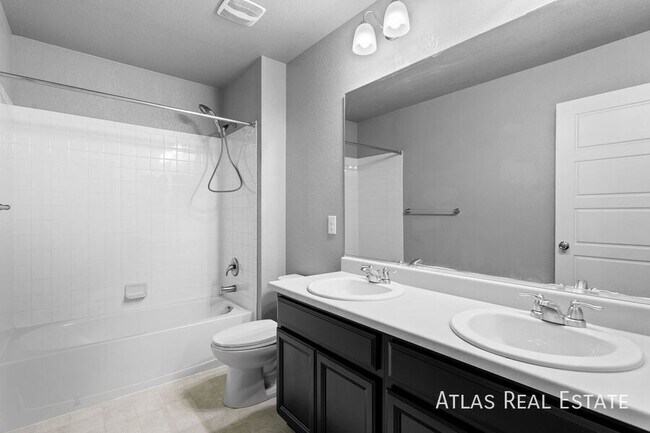 Building Photo - 1095 W 170th Pl