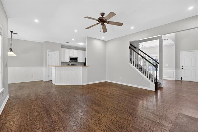 Building Photo - 2885 Stonehenge Ct