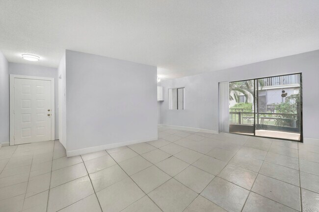 Building Photo - 150 Pineview Rd