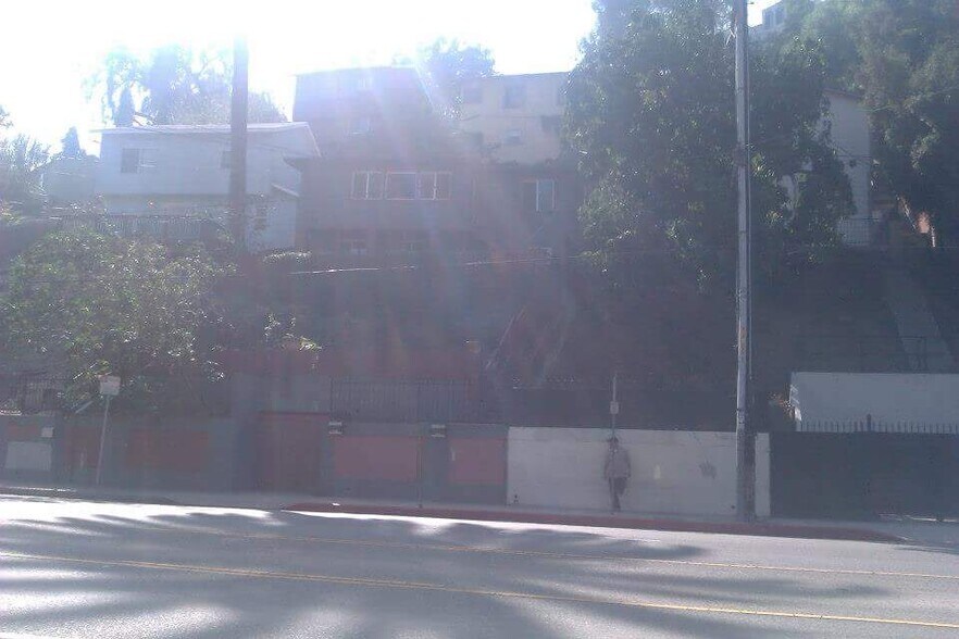 Primary Photo - 2326 Riverside Dr