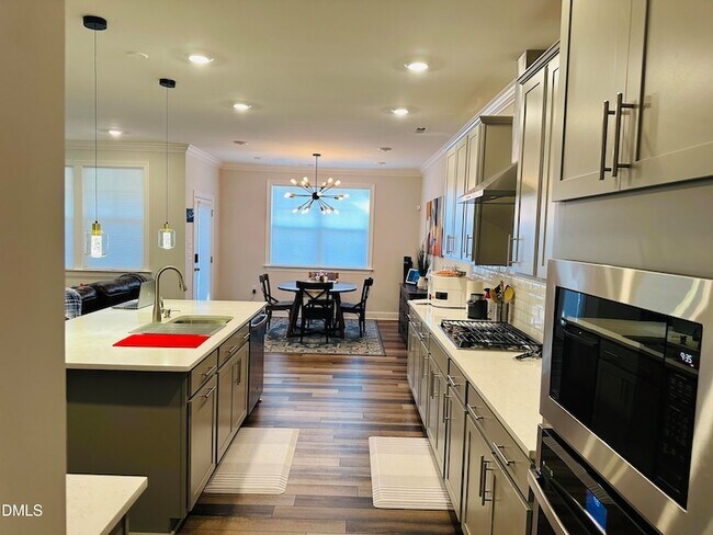 Building Photo - 393 Natsam Wds Wy