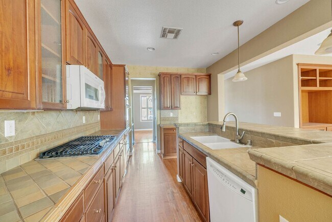 Building Photo - 8639 Brush Way