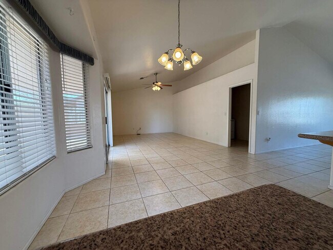 Building Photo - 3913 W Morelos St