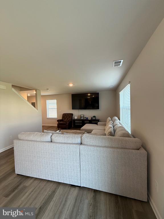 Building Photo - 115 Grasmere St