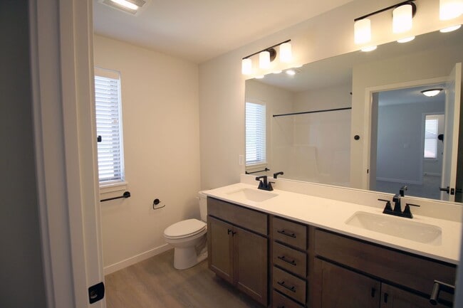 Building Photo - 2324 Lovie Ln