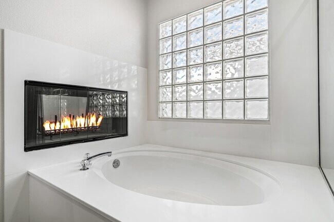 Building Photo - 79535 Dandelion Dr