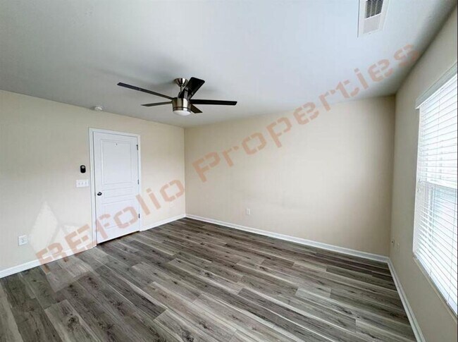 Building Photo - 3900 Swinton St