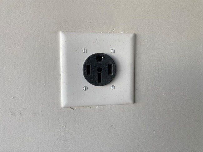 Building Photo - 284 Whitetail Cir