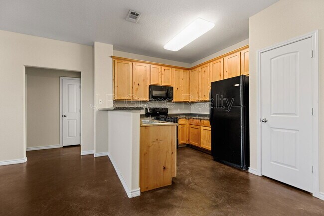 Building Photo - 120 Flat Creek Dr