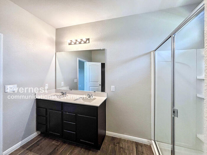 Building Photo - 218 Independence Ave