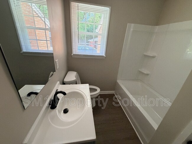 Building Photo - 1910 Britton St