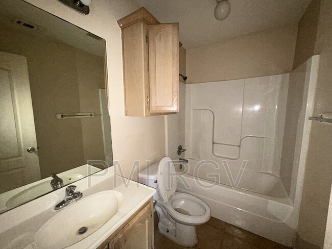 Building Photo - 1803 Douglas