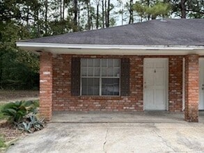Building Photo - 42185 Deborah Dr