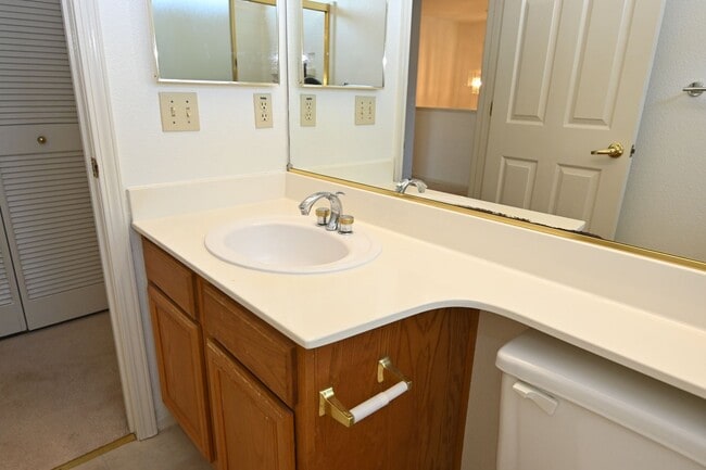 Building Photo - 2 story home, gated community, near Shops ...