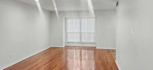 Building Photo - 12913 Trail Hollow Dr