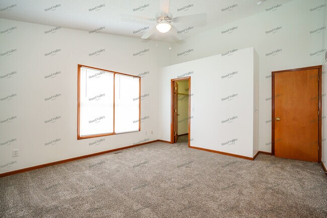 Building Photo - 7981 Eurogrey Ct