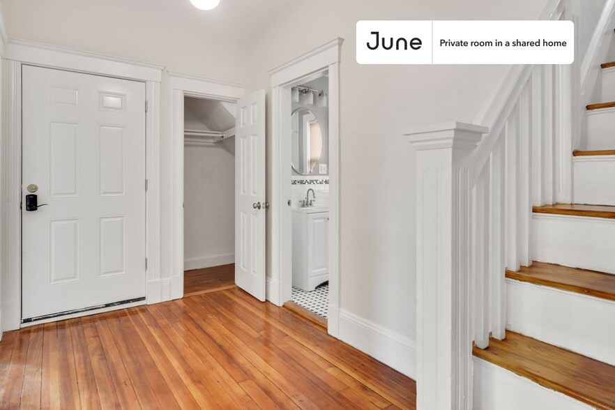 Building Photo - Room in Shared 4 bed/2 bath home in Allston
