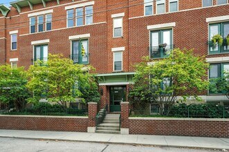 Building Photo - 121 E Noble St