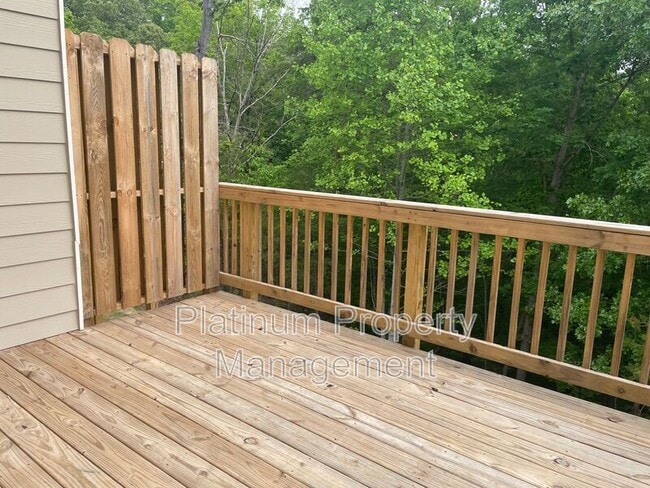 Building Photo - 551 Stoneybrook Dr