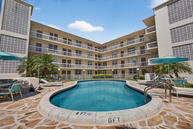 Building Photo - 1131 SE 4th St