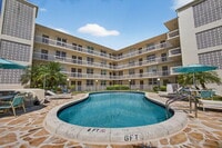 Building Photo - 1131 SE 4th St