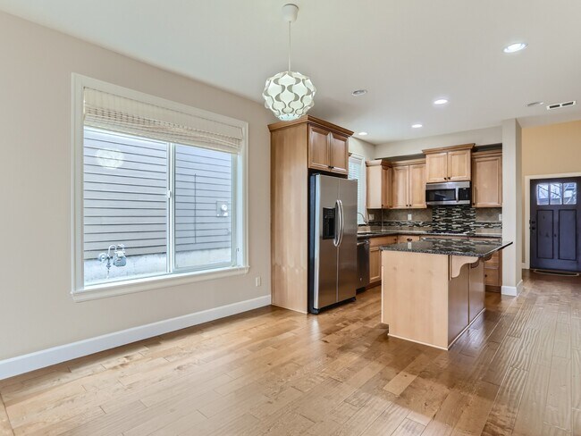 Building Photo - 6102 NW 170th Ave