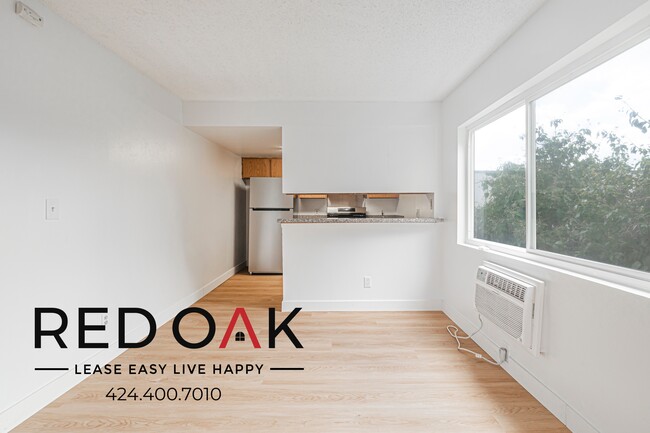 Building Photo - 13910 Sayre St