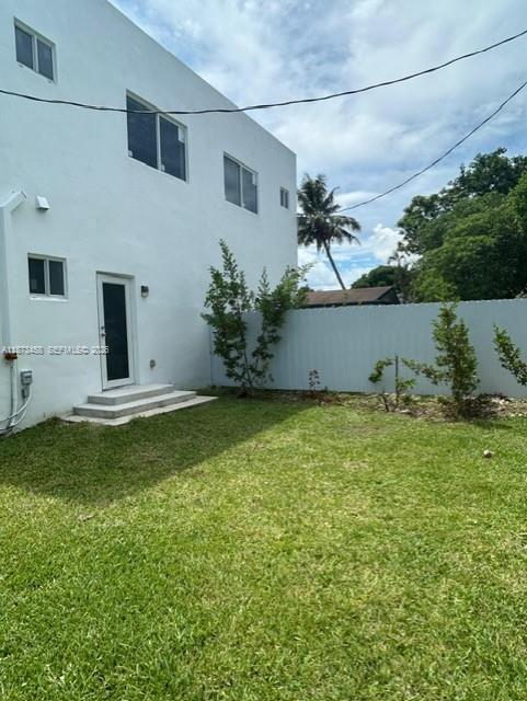 Building Photo - 723 NW 19th Ave
