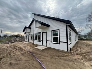 Building Photo - 5710 Delmack St