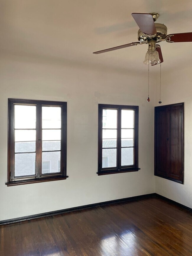 Interior Photo - 123 Hamilton Luxury Investments LLC