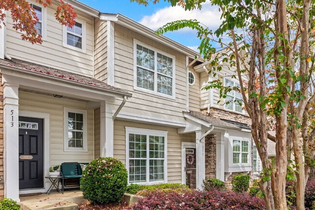 Building Photo - "Charming 2-Bedroom Townhouse Retreat in B...