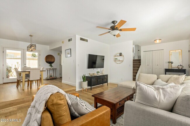 Building Photo - 8490 E Chaparral Rd