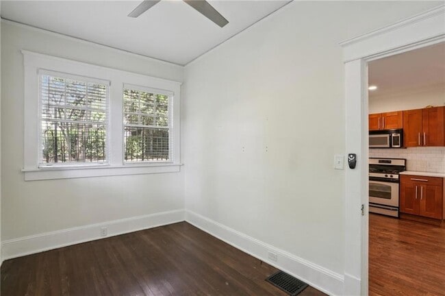 Building Photo - 385 10th St NE