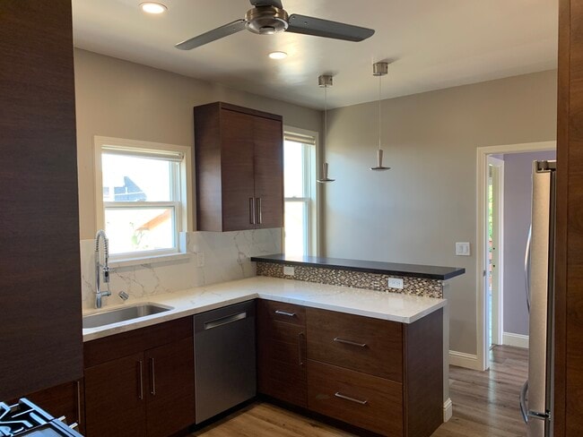 Kitchen - 5495 Fairfax Ave