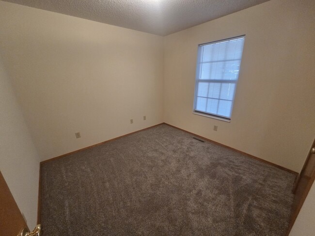 Building Photo - 2060 E Belmont St