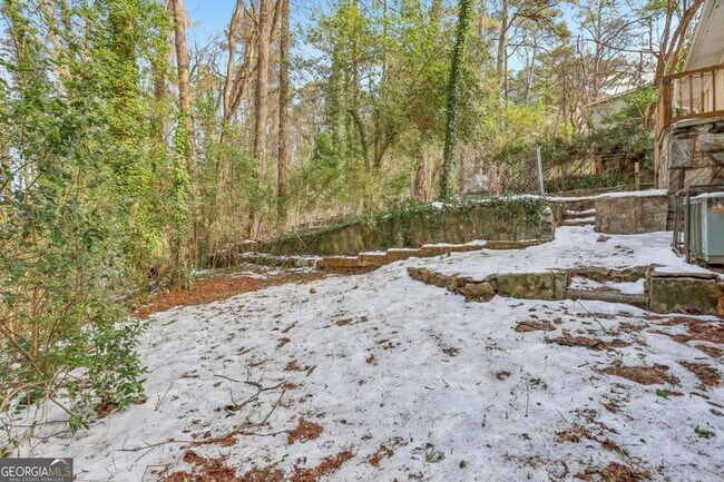 Building Photo - 1840 Camellia Dr