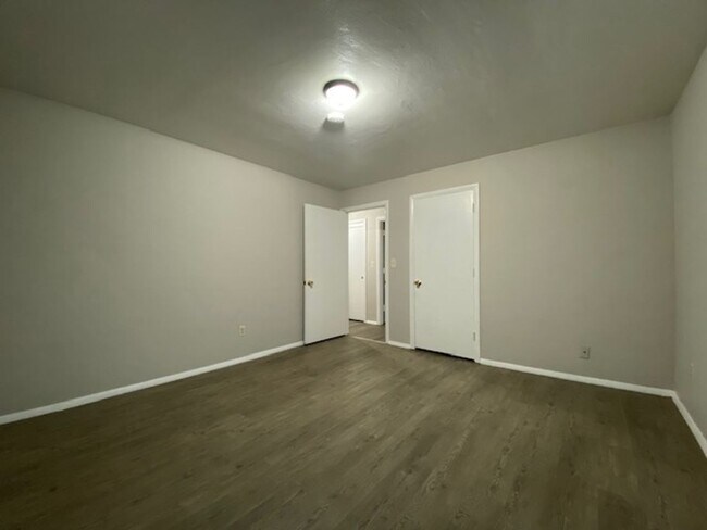 Building Photo - 425-453 Ogden Road