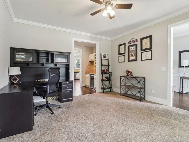 Building Photo - Stunning 4BR House in Columbia