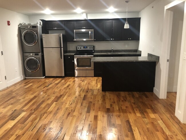 Building Photo - 134-142 Sussex Ave