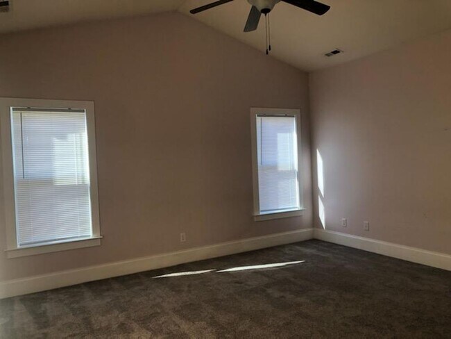 Building Photo - 3 Bed, 2 Bath Unfurnished home in Hampstead - Cross Creek Community
